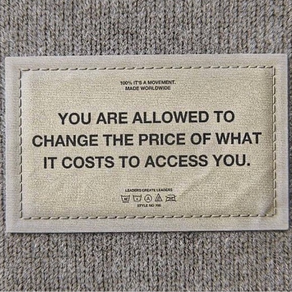 Meet your Posher, Alyssa - Picture 2 of 2